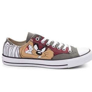 Kids Looney Tunes Converse size 13 Tasmanian Devil